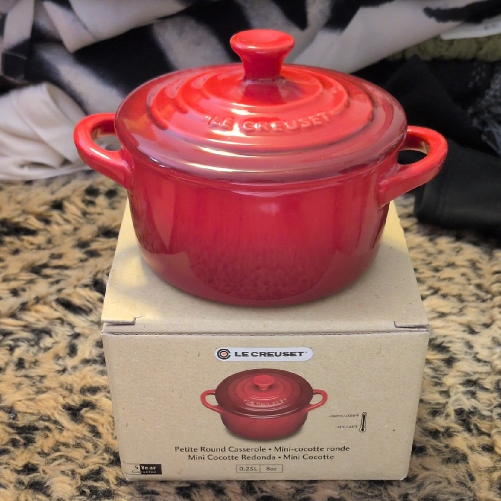 Le Creuset Mini Round NIB